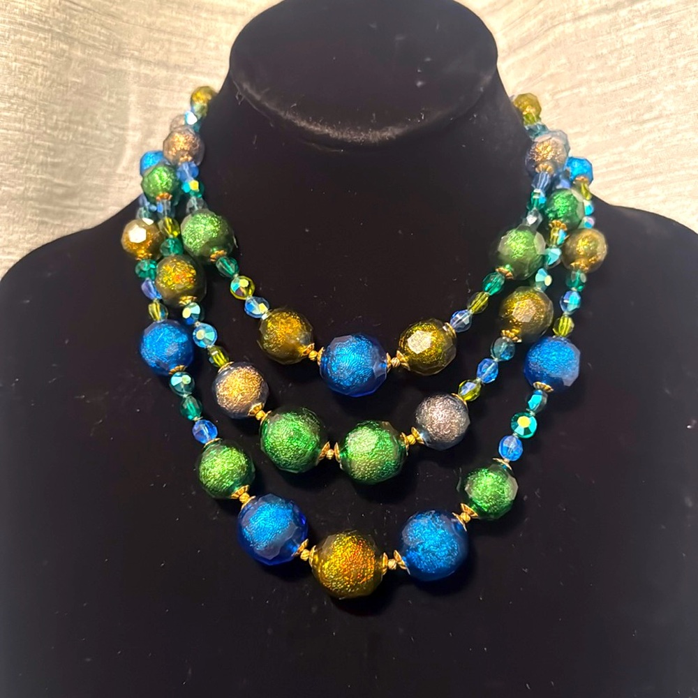 Stunning Vintage Crystal Necklace
